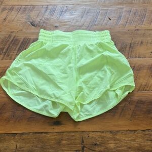 Lululemon Athletica Lime Green Athletic Shorts hotty hot high rise 2.5 inches